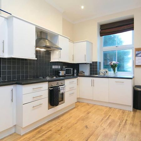 Pass The Keys Hafan Stylish 2 Bedroom Sea View Apartment Pwllheli Exterior foto