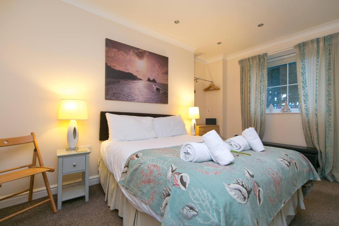Pass The Keys Hafan Stylish 2 Bedroom Sea View Apartment Pwllheli Exterior foto