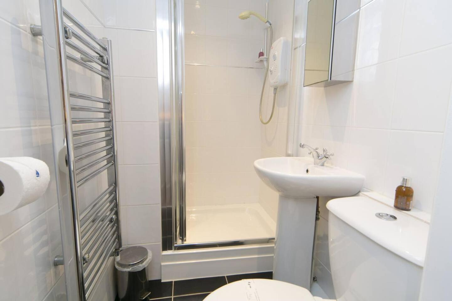 Pass The Keys Hafan Stylish 2 Bedroom Sea View Apartment Pwllheli Exterior foto