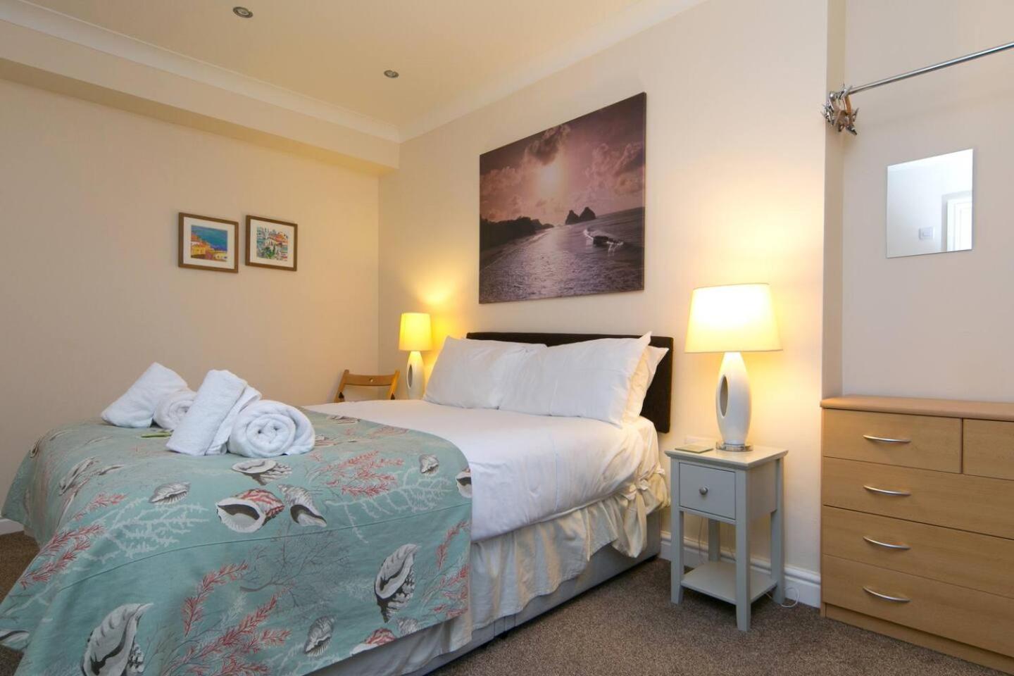 Pass The Keys Hafan Stylish 2 Bedroom Sea View Apartment Pwllheli Exterior foto