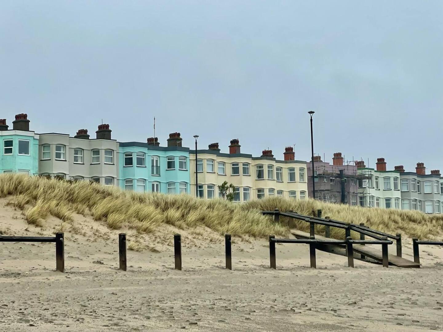 Pass The Keys Hafan Stylish 2 Bedroom Sea View Apartment Pwllheli Exterior foto
